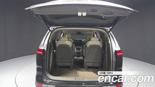 Kia Canival 2023 — photo 26
