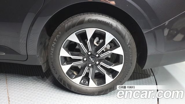 Kia Canival 2023 — photo 7