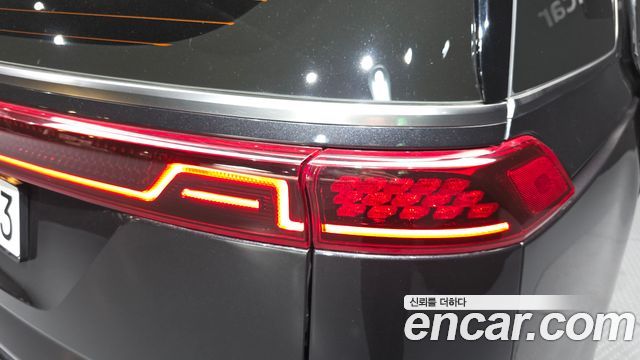 Kia Canival 2023 — photo 9