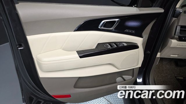 Kia Canival 2023 — photo 14