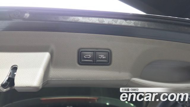 Kia Canival 2023 — photo 32
