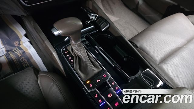 Kia K7 2018 — photo 9