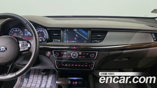 Kia K7 2018 — photo 16