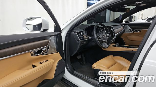 Volvo V90 2021 — photo 13