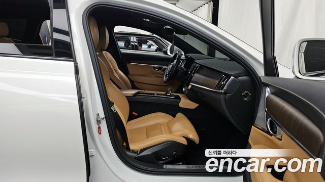 Volvo V90 2021 — photo 17