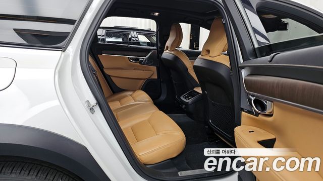 Volvo V90 2021 — photo 18