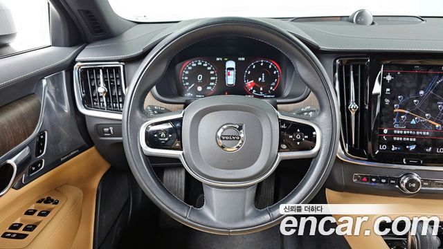 Volvo V90 2021 — photo 19