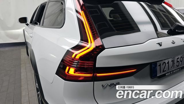 Volvo V90 2021 — photo 9