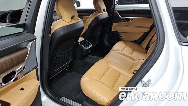 Volvo V90 2021 — photo 16