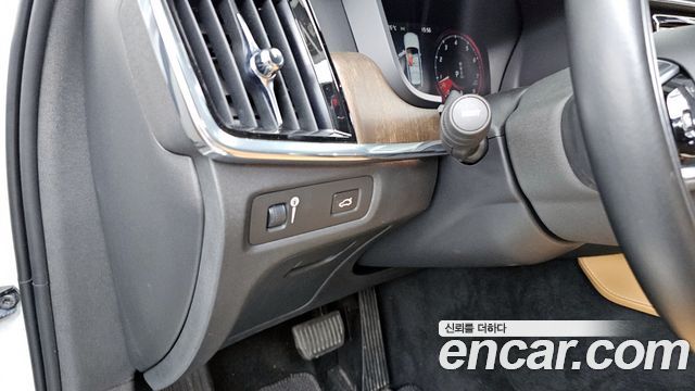 Volvo V90 2021 — photo 29