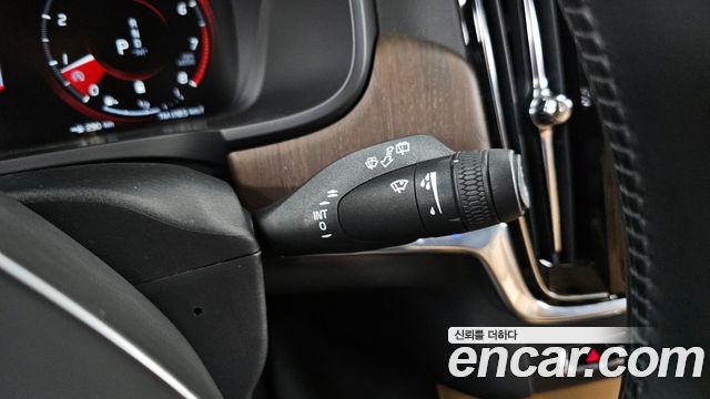 Volvo V90 2021 — photo 30