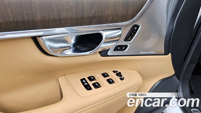 Volvo V90 2021 — photo 31