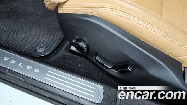 Volvo V90 2021 — photo 32