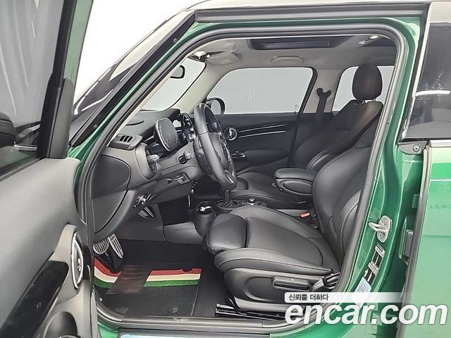 Mini Cooper 2022 — photo 11