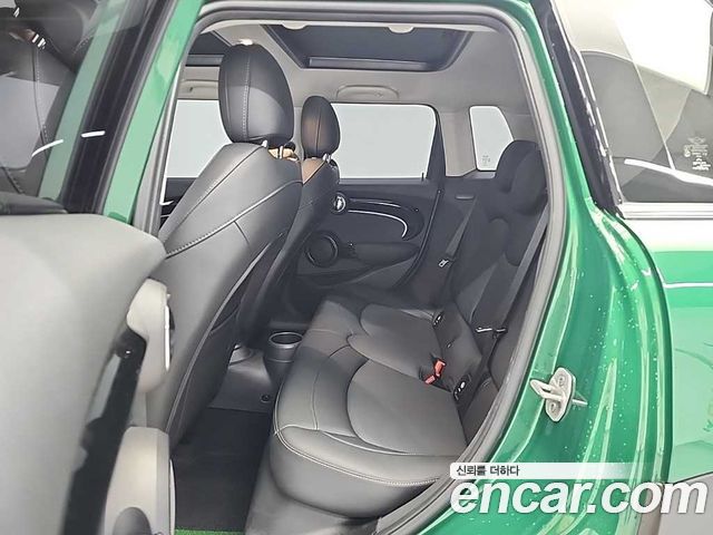 Mini Cooper 2022 — photo 12