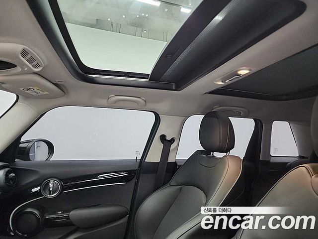 Mini Cooper 2022 — photo 13