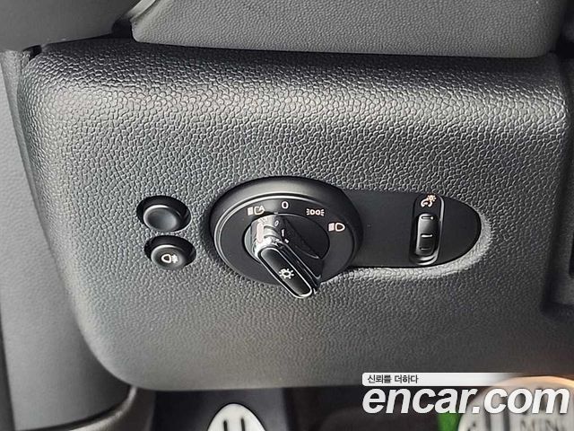 Mini Cooper 2022 — photo 17