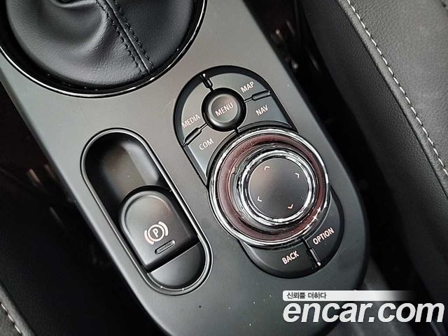 Mini Cooper 2022 — photo 19