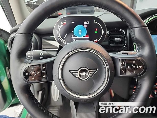 Mini Cooper 2022 — photo 20