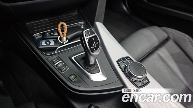 BMW 3-Series 2017 — photo 9