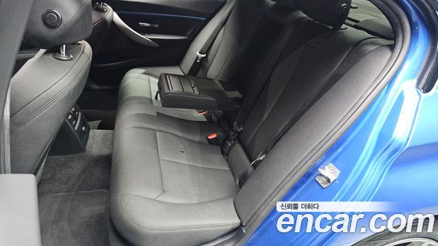 BMW 3-Series 2017 — photo 11