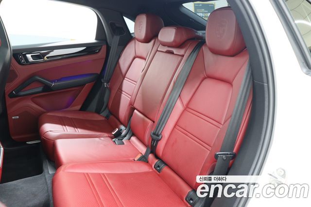 Porsche Cayenne 2020 — photo 9