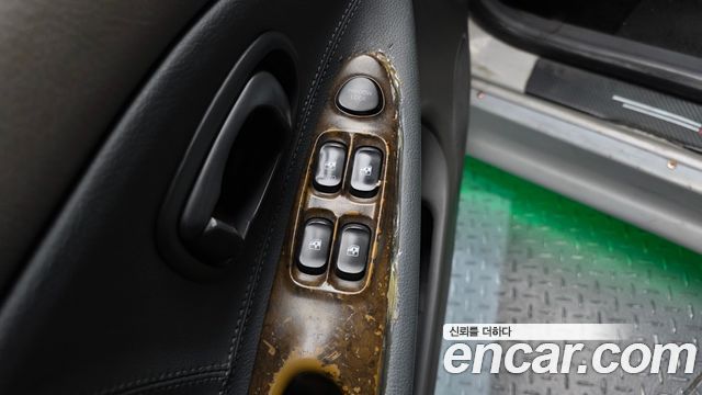 Hyundai AVANTE 2000 — photo 14