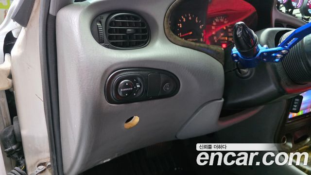 Hyundai AVANTE 2000 — photo 15