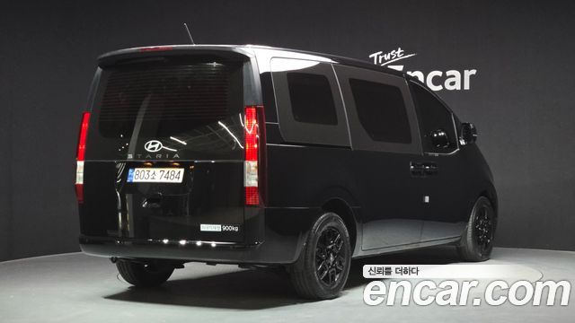 Hyundai Staria 2025 — photo 2