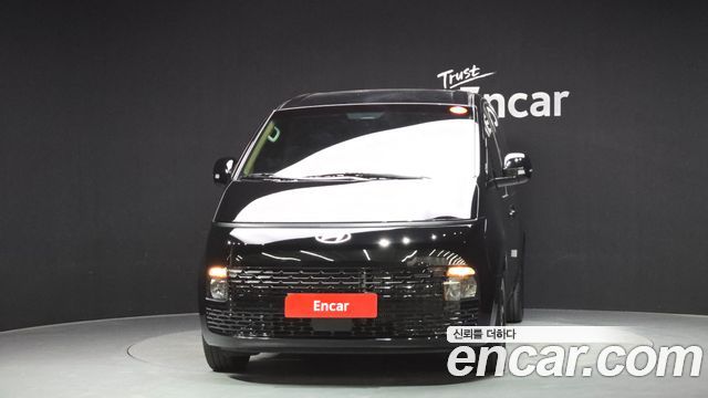 Hyundai Staria 2025 — photo 3