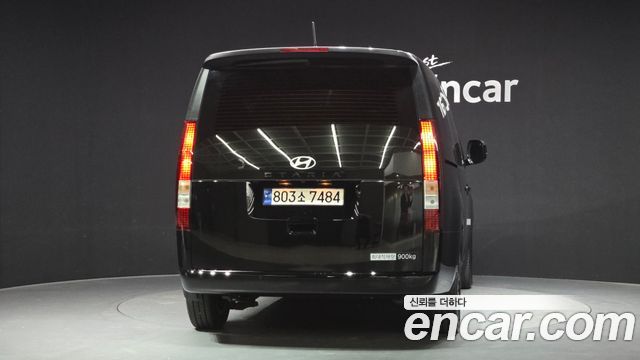 Hyundai Staria 2025 — photo 4