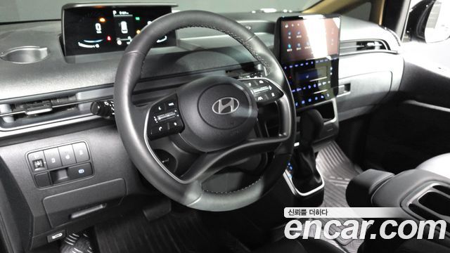 Hyundai Staria 2025 — photo 19