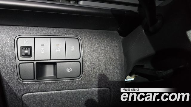 Hyundai Staria 2025 — photo 23