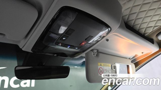 Hyundai Staria 2025 — photo 25