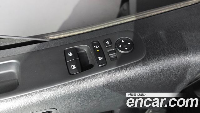 Hyundai Staria 2025 — photo 27