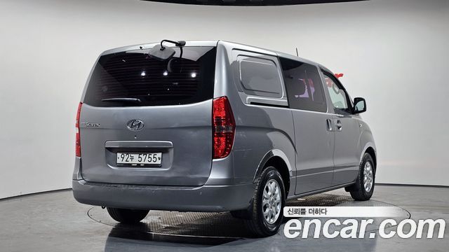 Hyundai Starex 2016 — photo 2