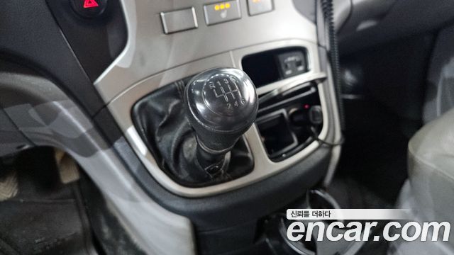 Hyundai Starex 2016 — photo 9