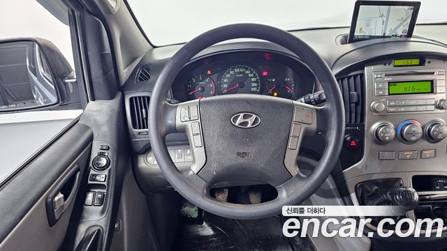 Hyundai Starex 2016 — photo 12