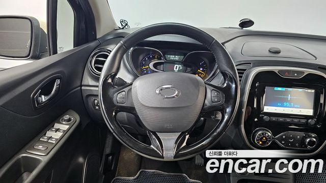 Renault Korea QM3 2015 — photo 12