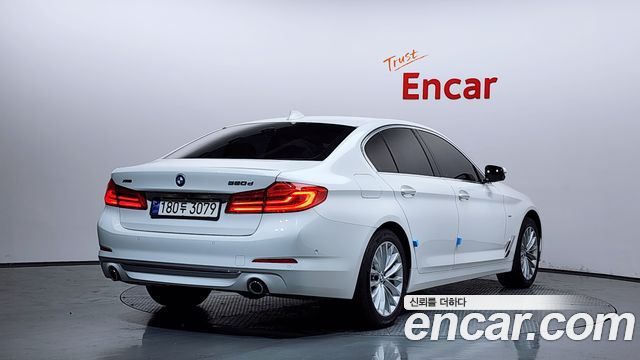 BMW 5-Series 2018 — photo 2