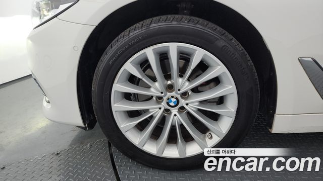 BMW 5-Series 2018 — photo 5