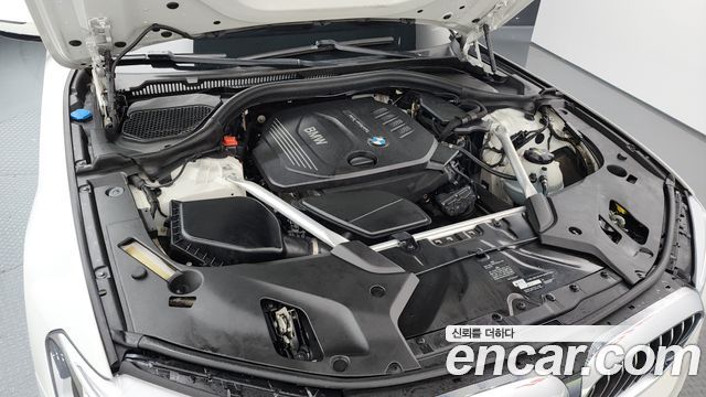 BMW 5-Series 2018 — photo 6