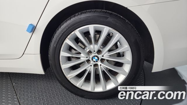 BMW 5-Series 2018 — photo 7