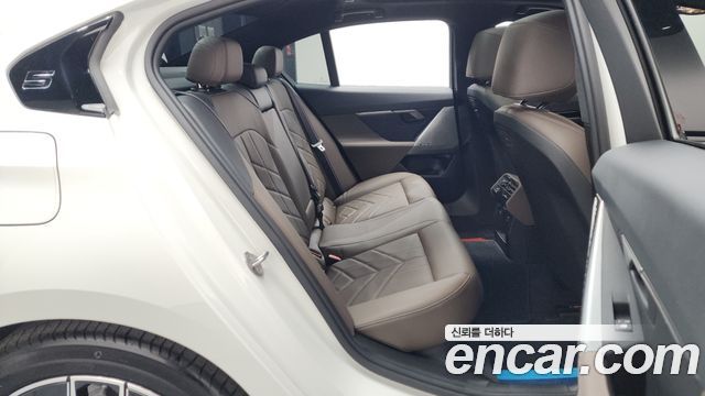 BMW 5-Series 2024 — photo 17