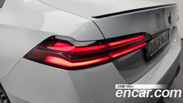 BMW 5-Series 2024 — photo 9