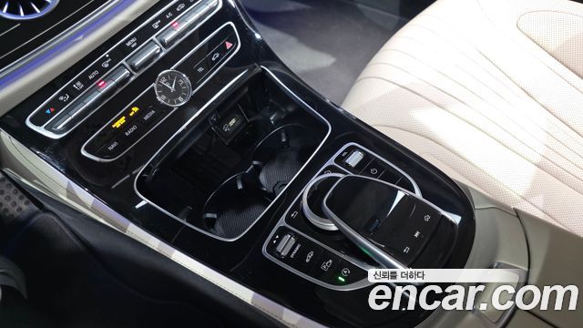 Mercedes-Benz CLS-Class 2019 — photo 12