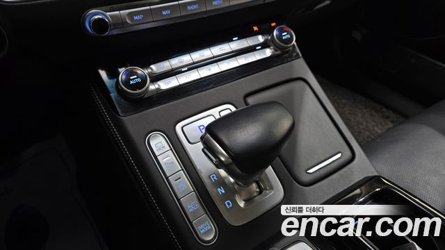 Genesis G90 2019 — photo 12
