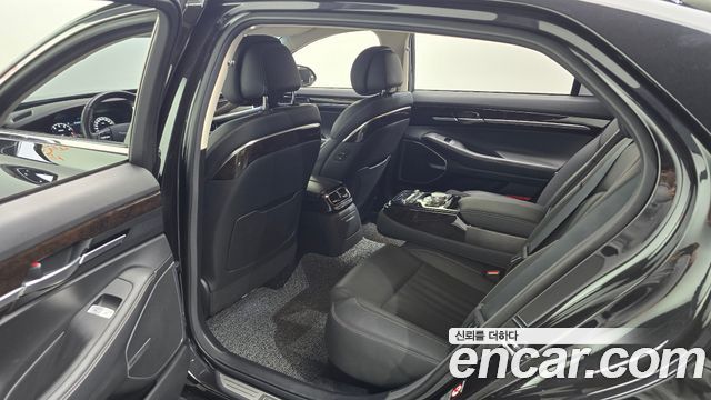 Genesis G90 2019 — photo 18