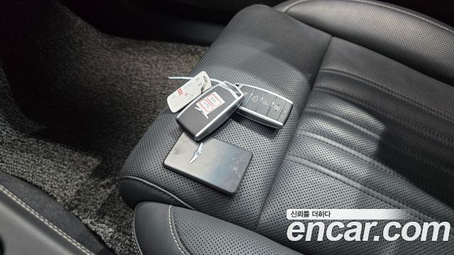 Genesis G90 2019 — photo 22