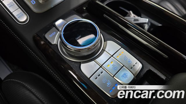 Genesis G90 2019 — photo 26